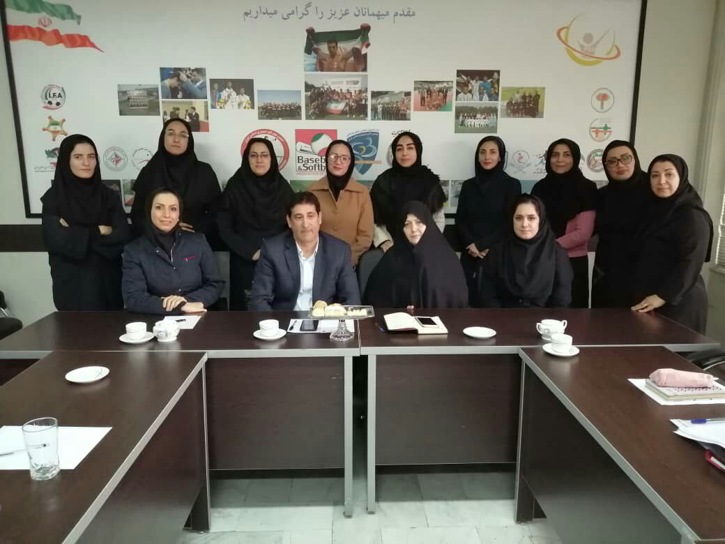نشست مشترک نواب رییس بانوان انجمنهای ورزشی با سرپرست نایب رییسی بانوان فدراسیون